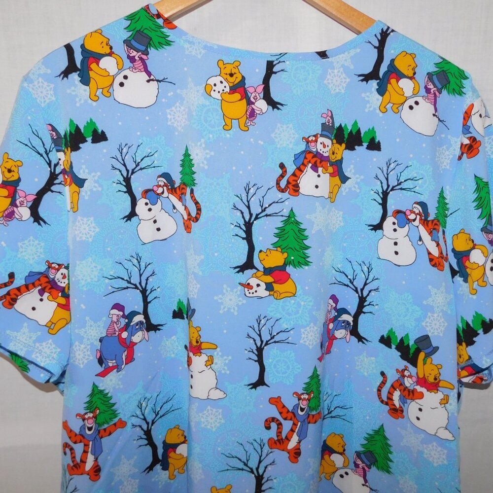 Disney Winnie the Pooh & Friends Winter blue Theme Snowman Scrub Top Womens 2XL - Picture 9 of 10